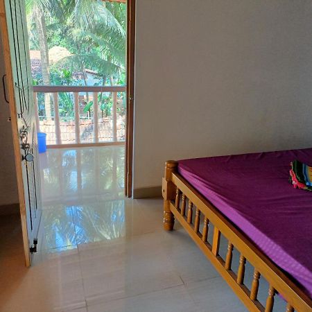 Hotel Golden Wings Cafe Gokarna  Esterno foto
