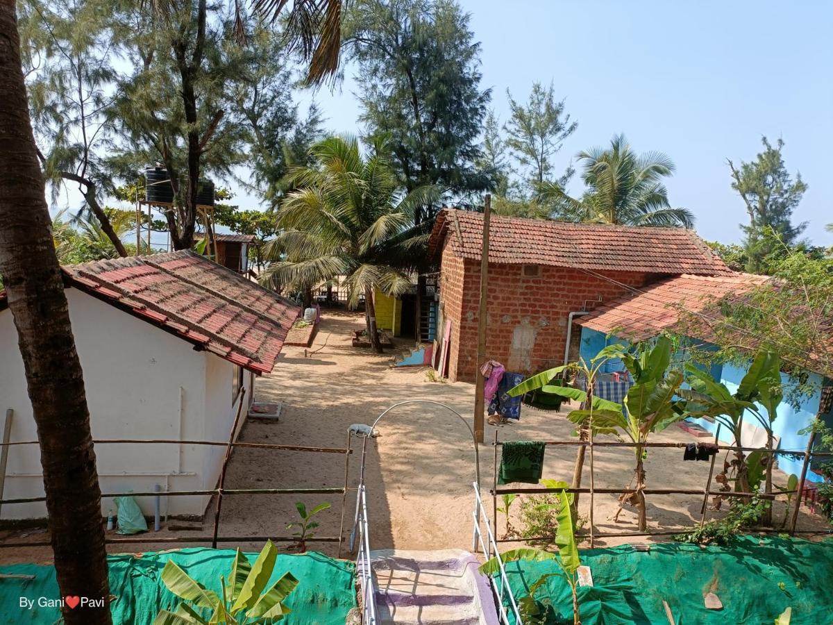 Hotel Golden Wings Cafe Gokarna  Esterno foto