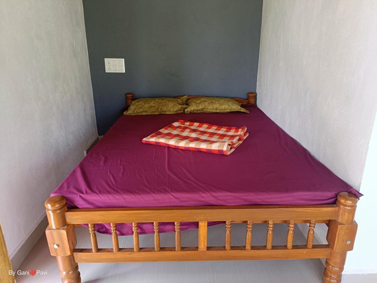 Hotel Golden Wings Cafe Gokarna  Esterno foto