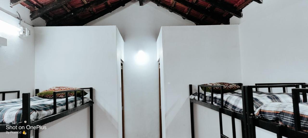 Hotel Golden Wings Cafe Gokarna  Esterno foto