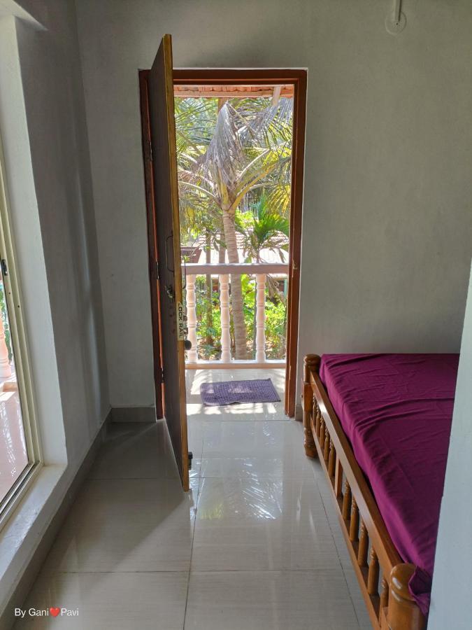 Hotel Golden Wings Cafe Gokarna  Esterno foto